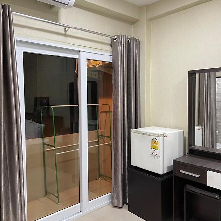 Hug Me Guesthouse Паттайя Экстерьер фото